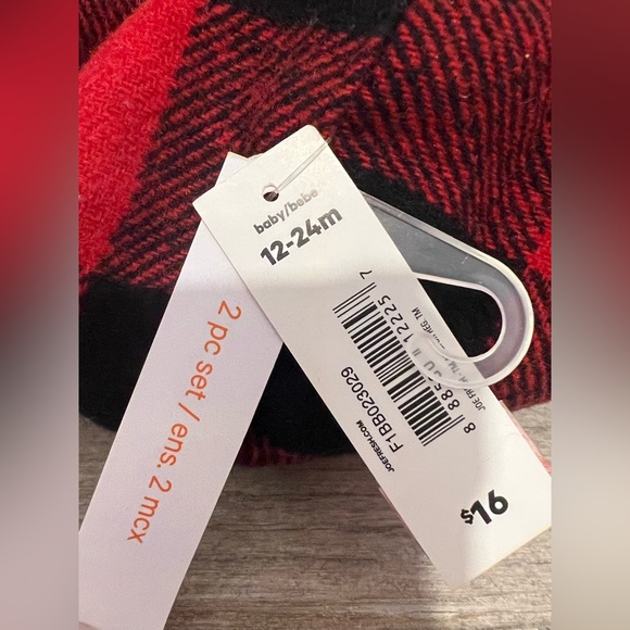 🎄 totally giftable🎁 Brand new with tag winter hat & mitten set. Size 12-24m - Picture 4 of 4